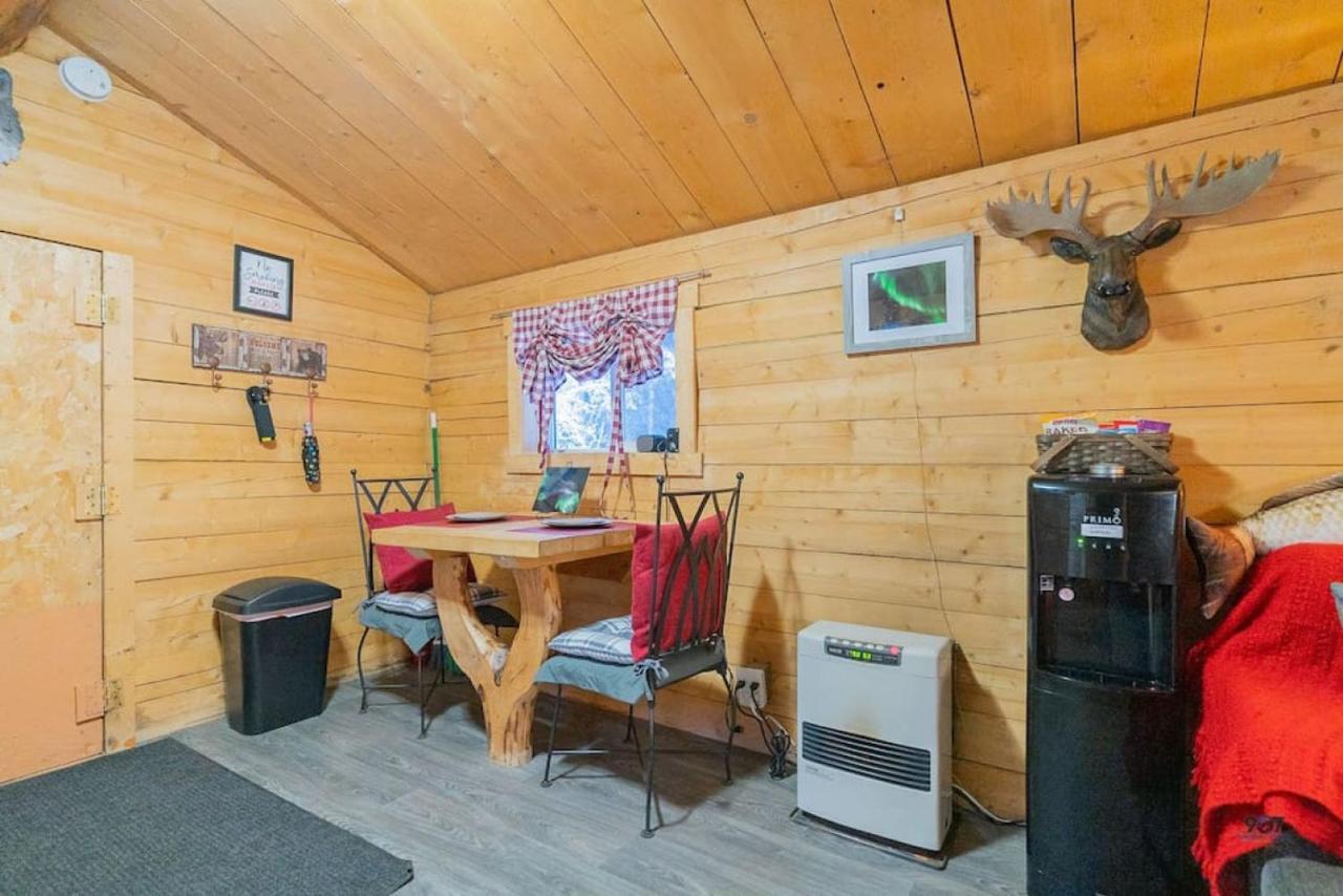 1 Bd. Deluxe Log Dry Cabin| Views Northern Lights! *