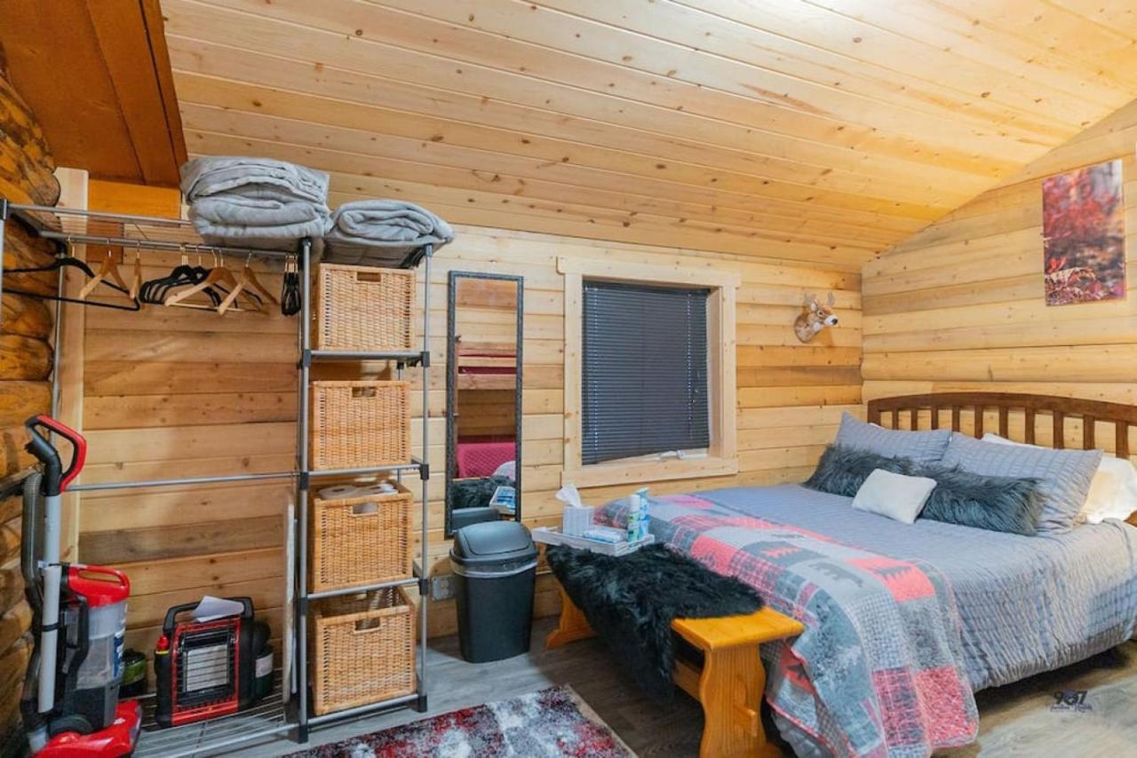 Holiday home 1 Bd. Deluxe Log Dry Cabin| Views Northern Lights! Fairbanks