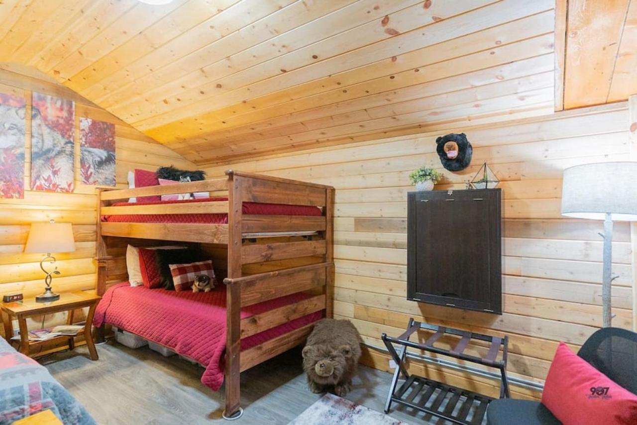 Holiday home 1 Bd. Deluxe Log Dry Cabin| Views Northern Lights! *