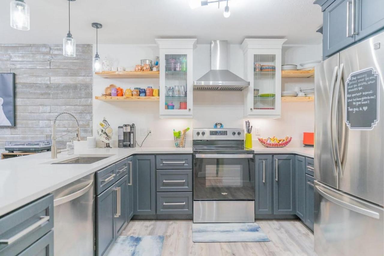 Holiday home The Garay Townhome W/contemporary Vibes *