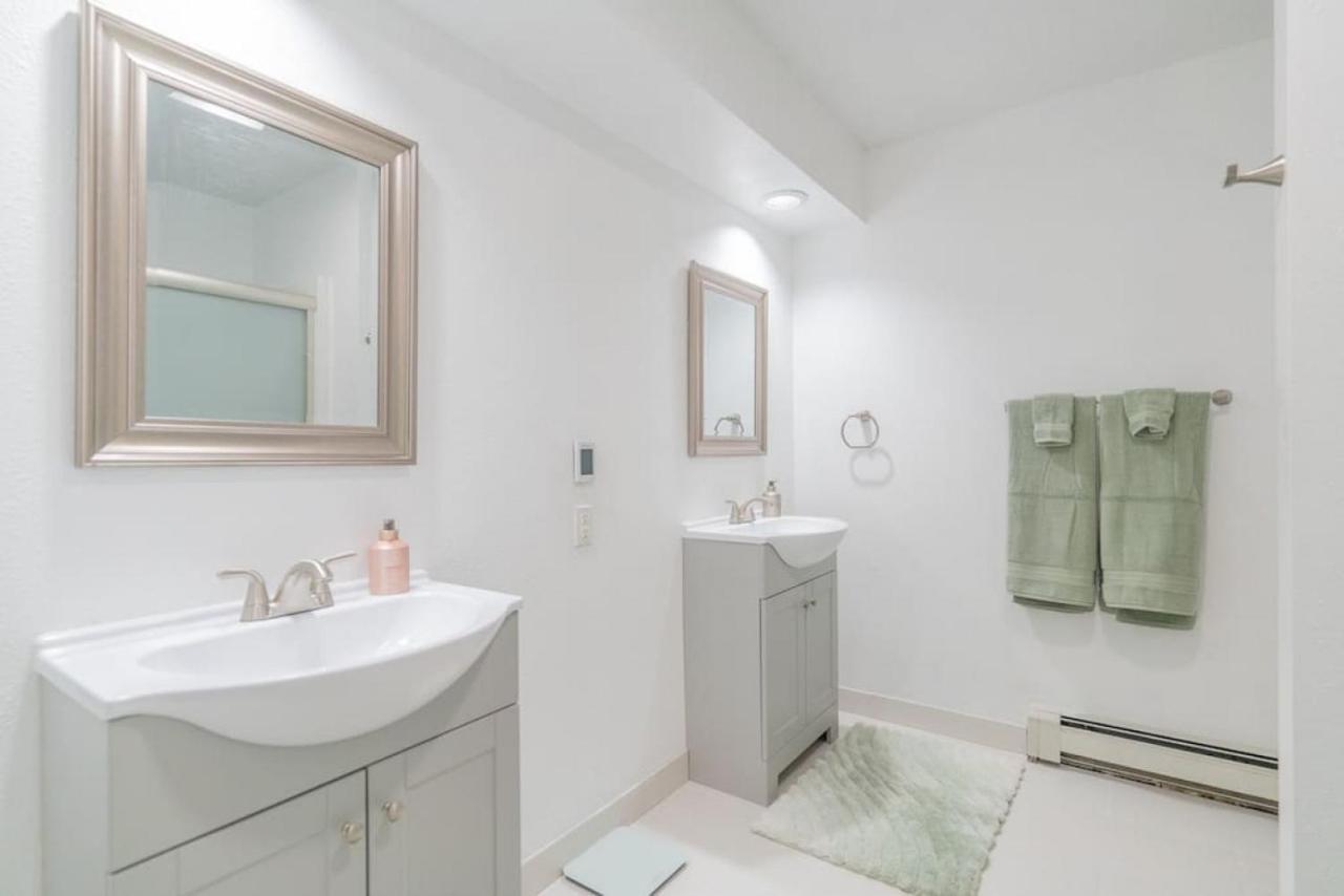 The Garay Townhome W/contemporary Vibes * Fairbanks