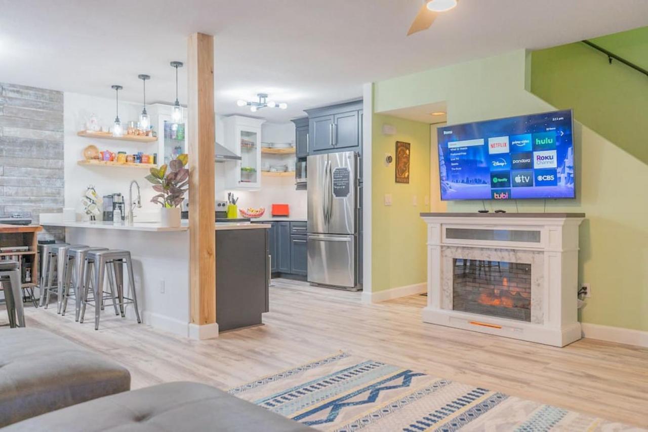 The Garay Townhome W/contemporary Vibes *