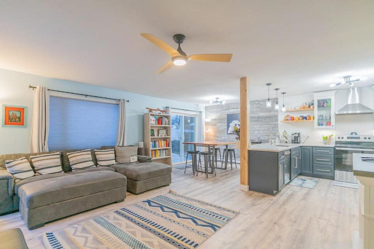 The Garay Townhome W/contemporary Vibes
