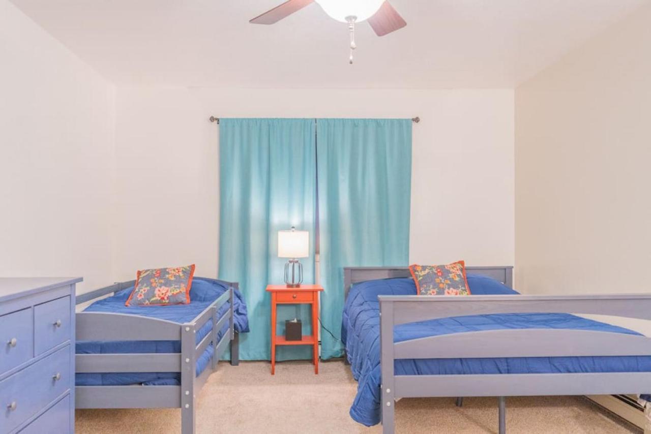 The Garay Townhome W/contemporary Vibes *