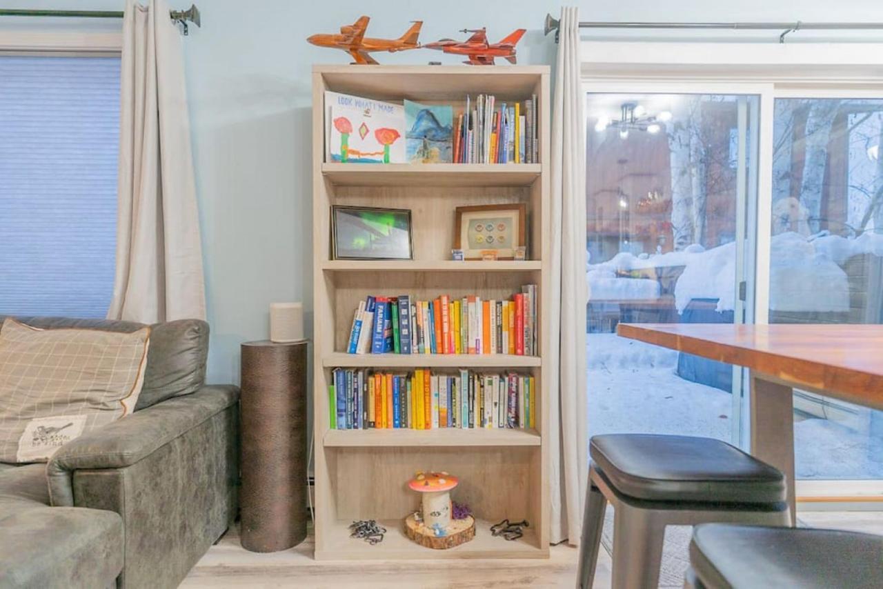The Garay Townhome W/contemporary Vibes *