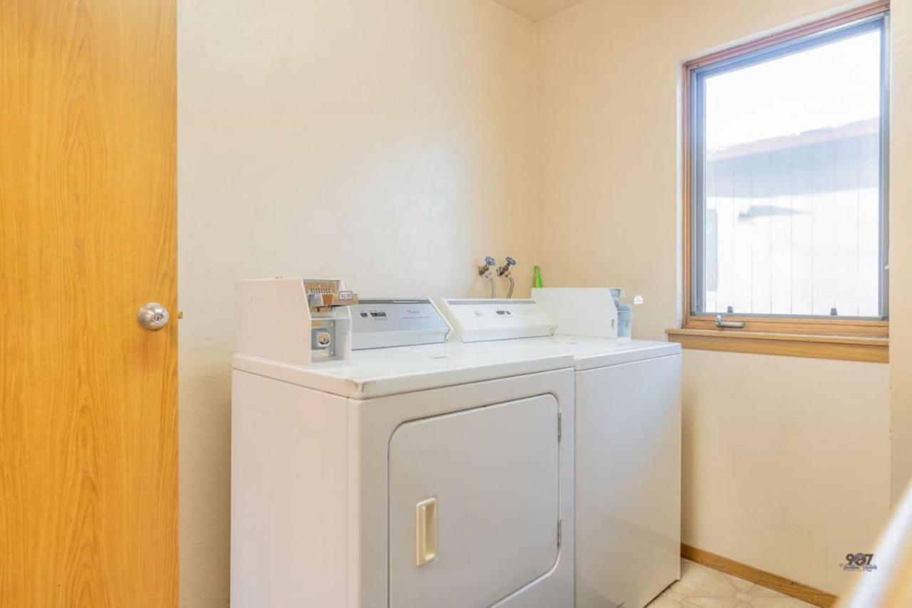 Pet Friendly: Centrally Located Comfort & Coffee 3.0 Apartment *