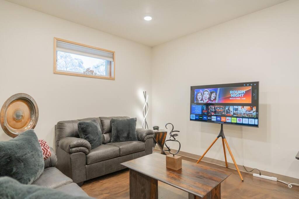 Apartment Modern City With All The Amenities Fairbanks