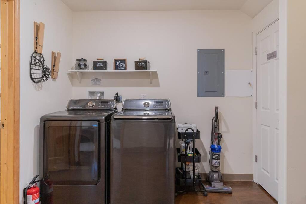 Modern City With All The Amenities Apartment