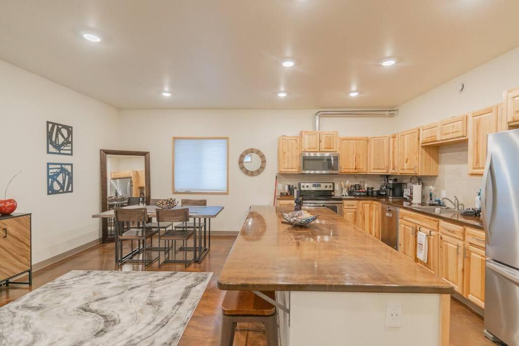 Apartment Modern City With All The Amenities Fairbanks