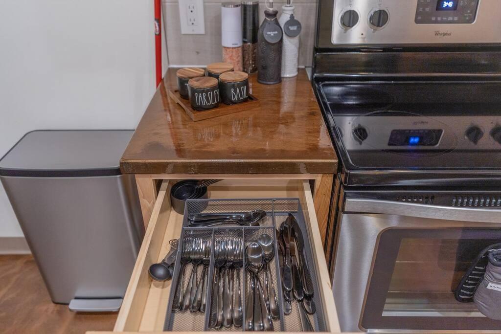 Modern City With All The Amenities Apartment Fairbanks