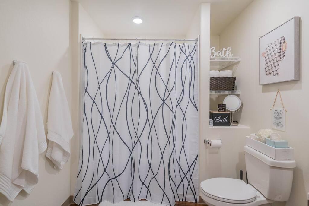 Modern City With All The Amenities Apartment