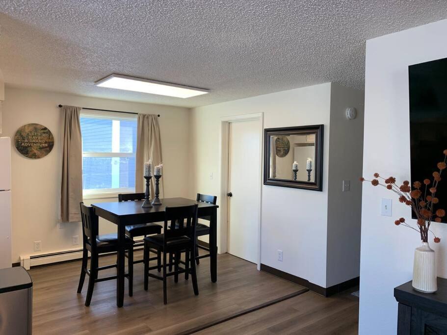 Newly Remodeled Relaxing Near Downtown Fairbanks
