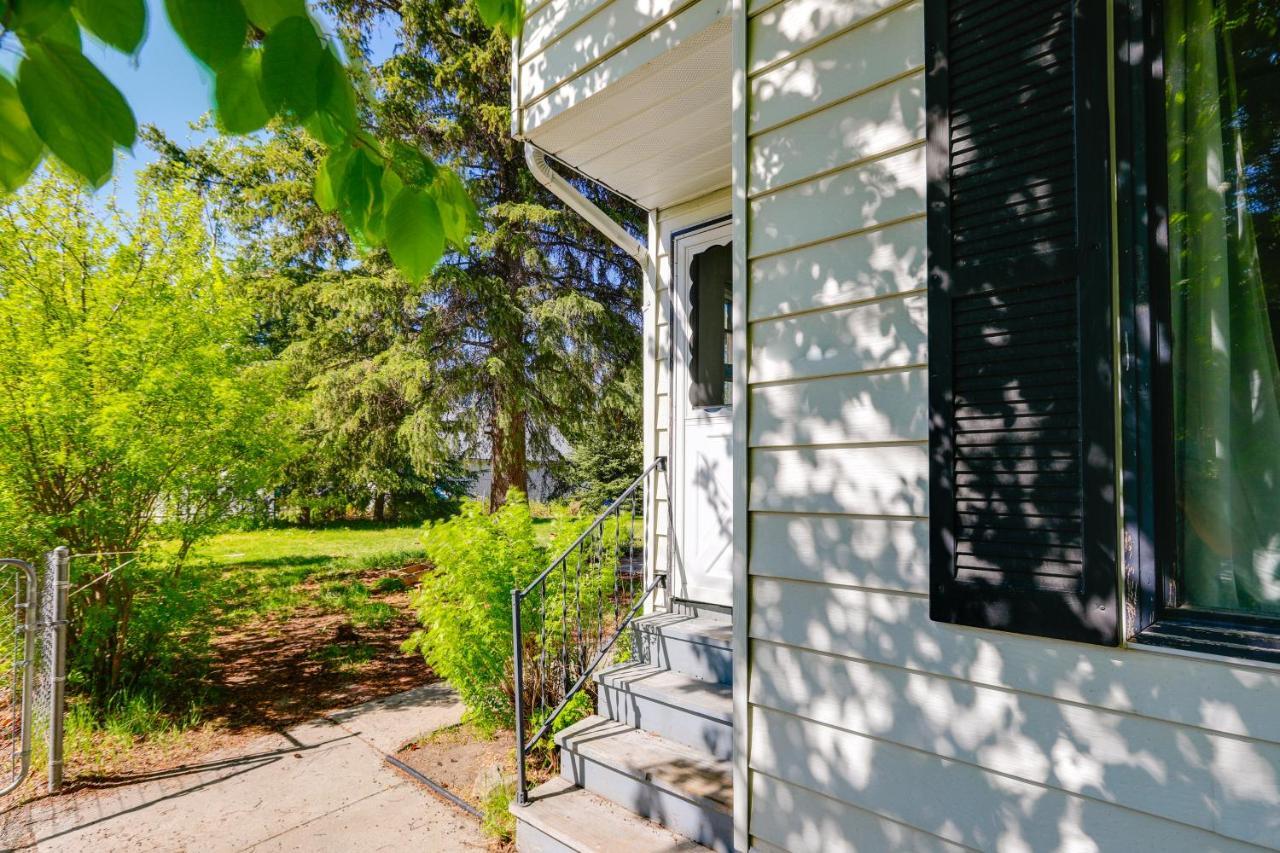 Pet-friendly With Fenced-in Yard! Apartment *