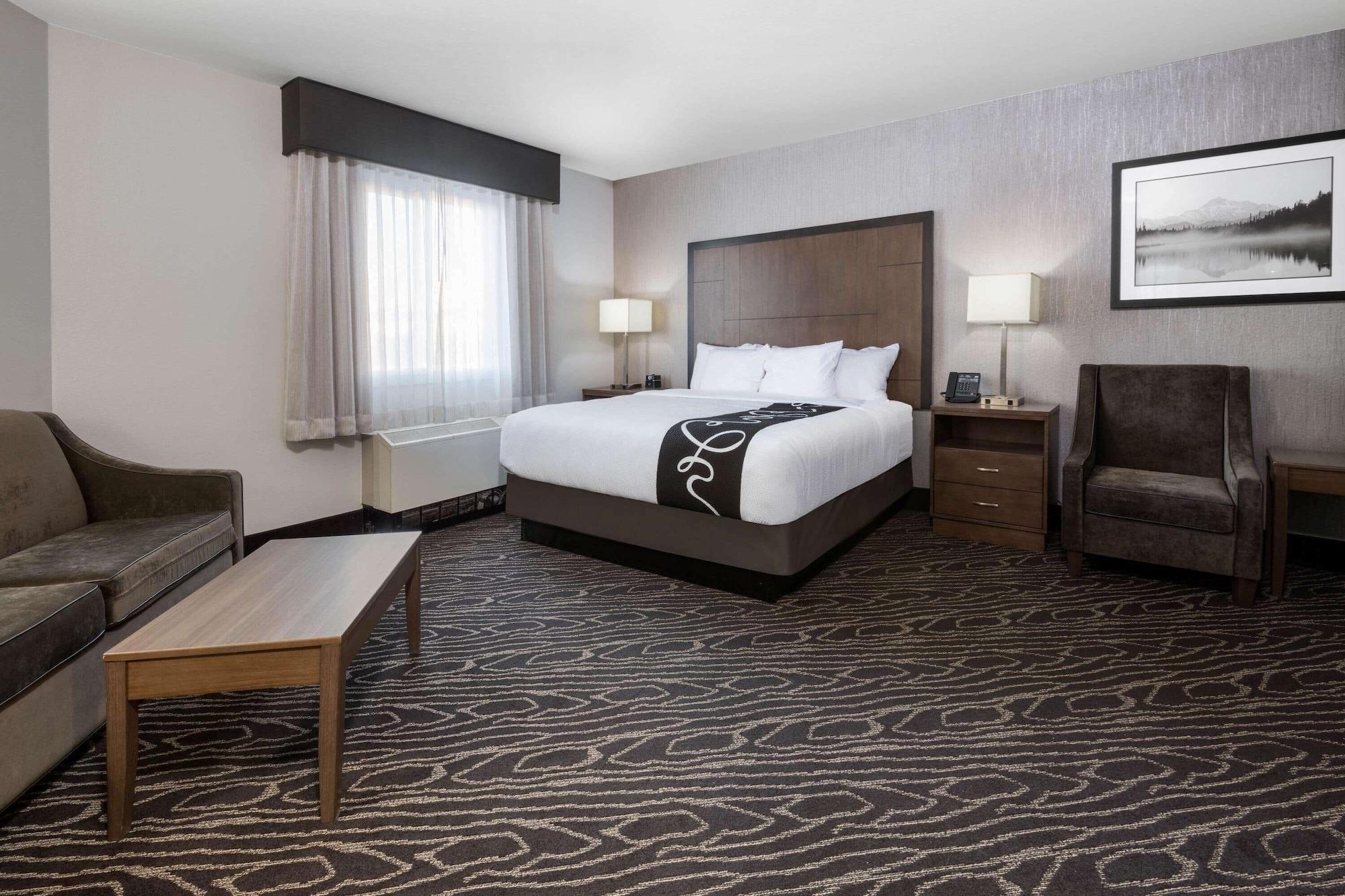 La Quinta By Wyndham Airport Hotel