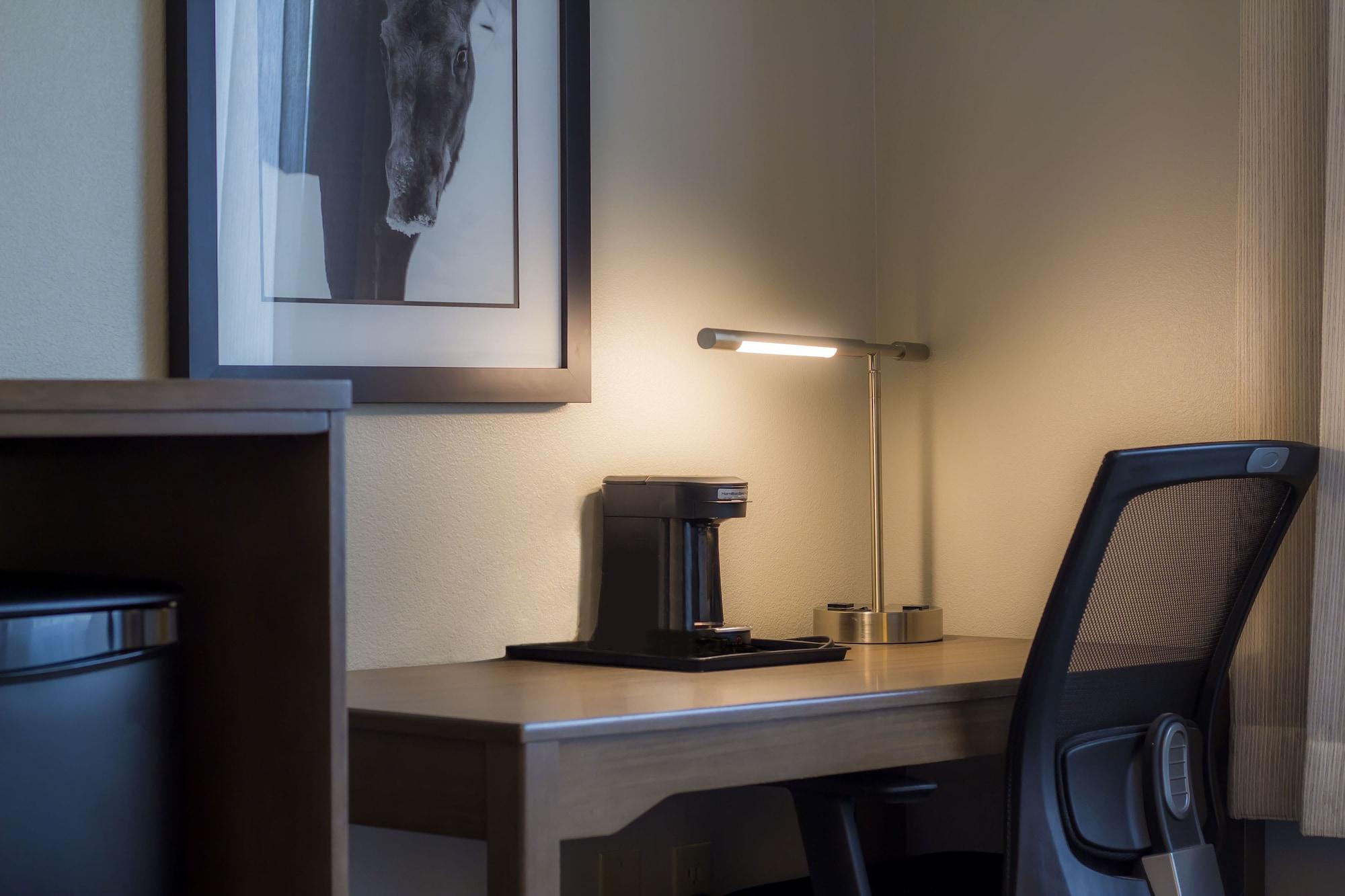 La Quinta By Wyndham Airport Hotel Fairbanks