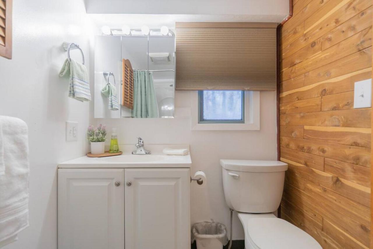 The Little Airport Getaway Holiday home