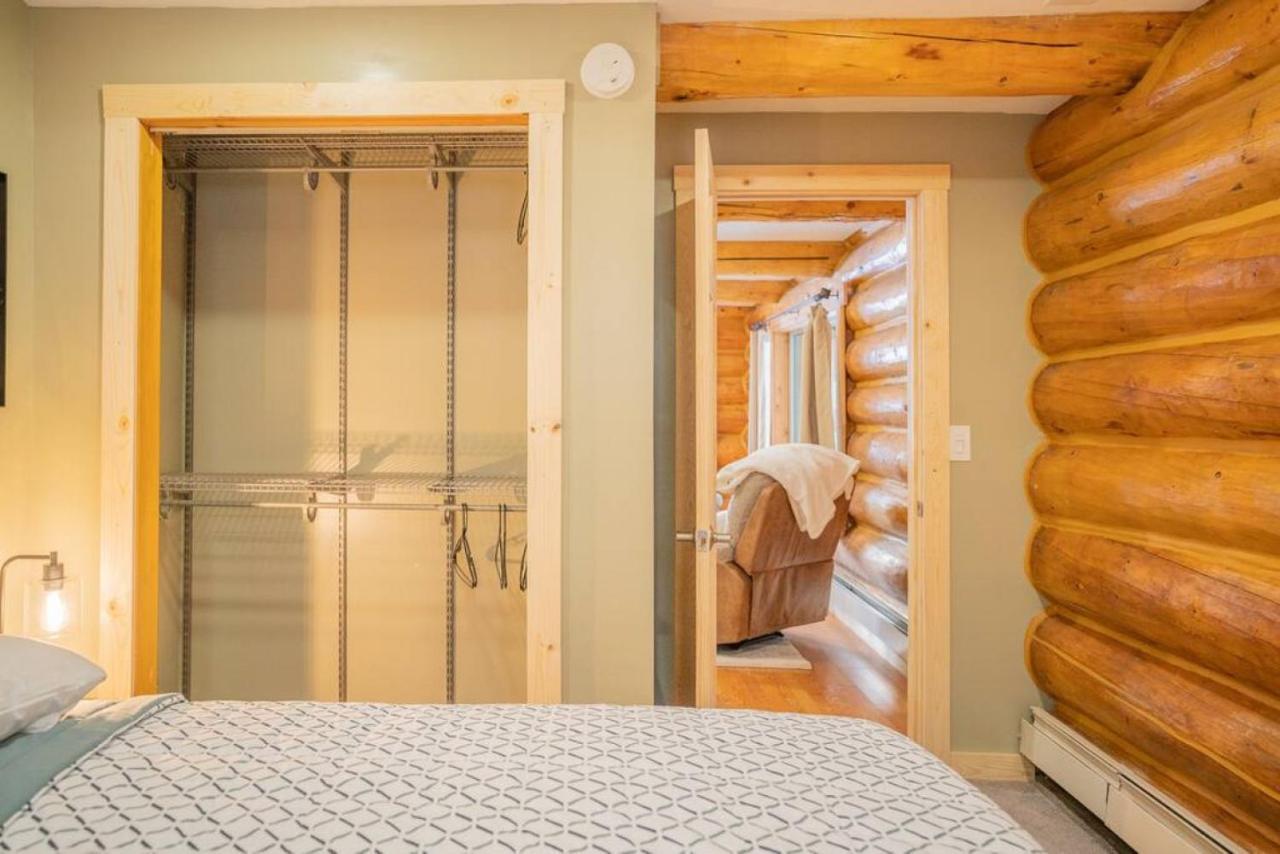 Tucked Away Timber Lower Holiday home Fairbanks
