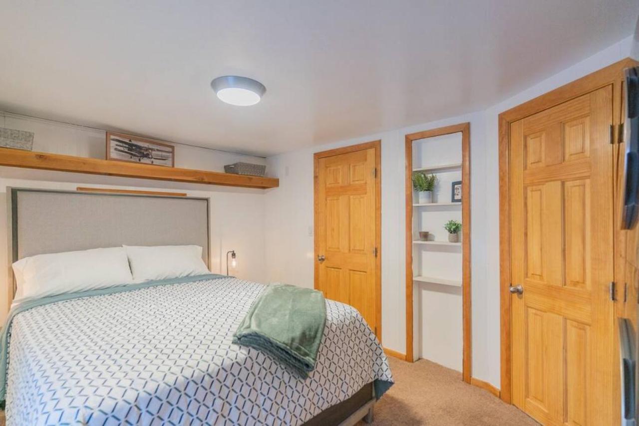 The Little Airport Getaway Holiday home *