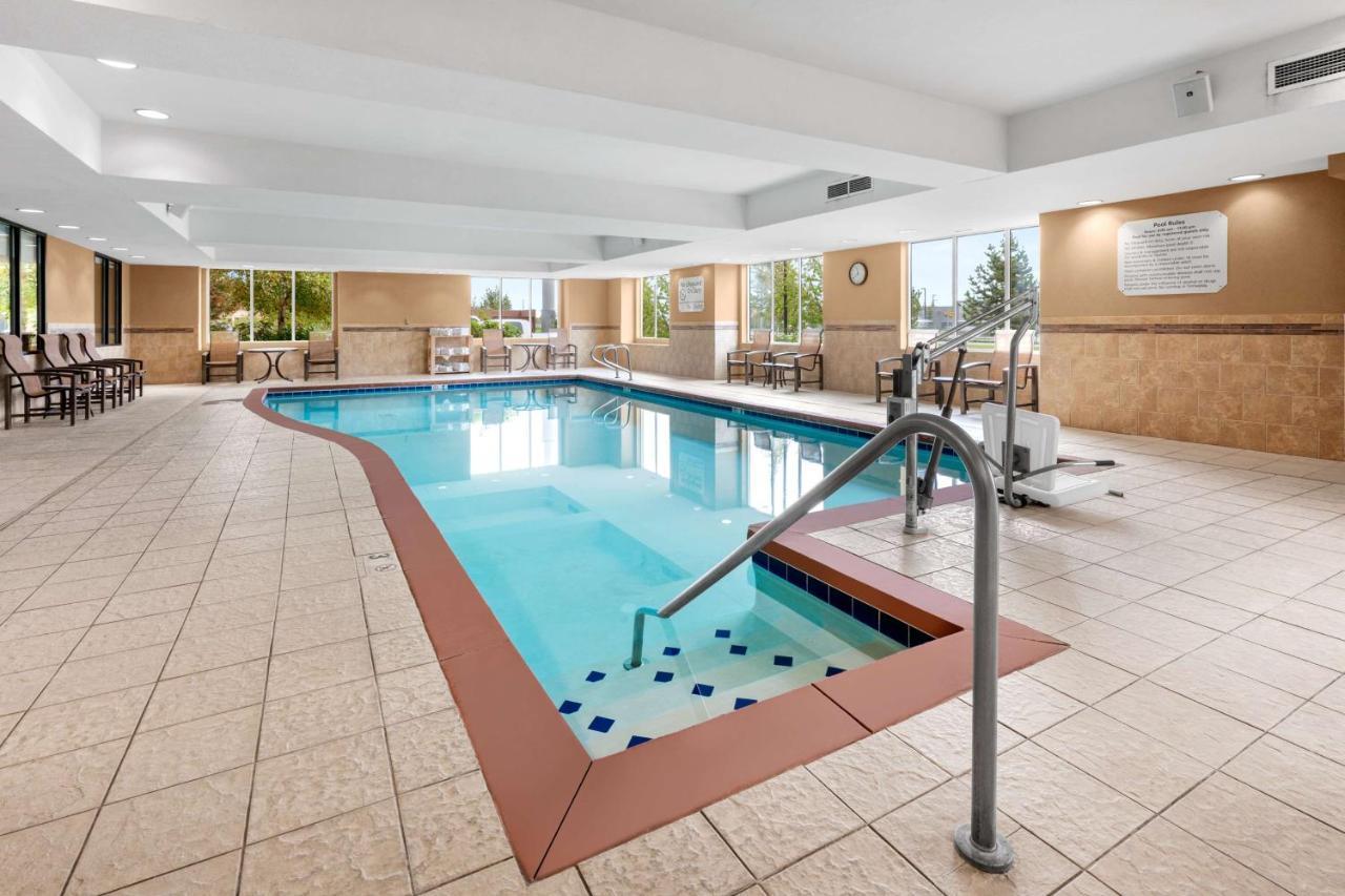 Khách sạn Hampton & 3*