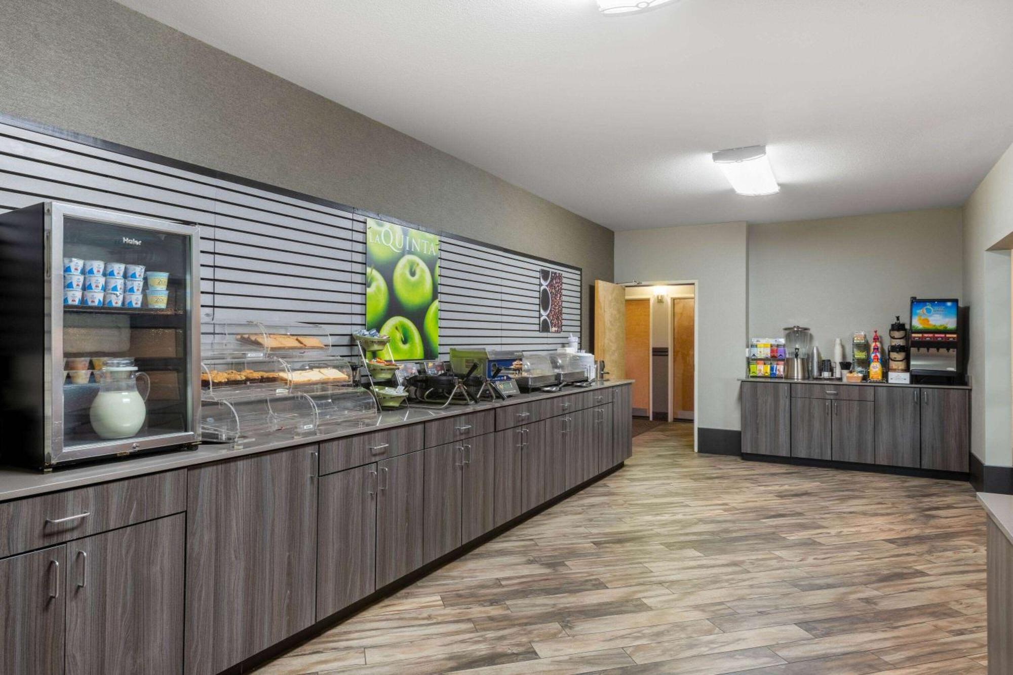 Hotel La Quinta By Wyndham Airport 3*