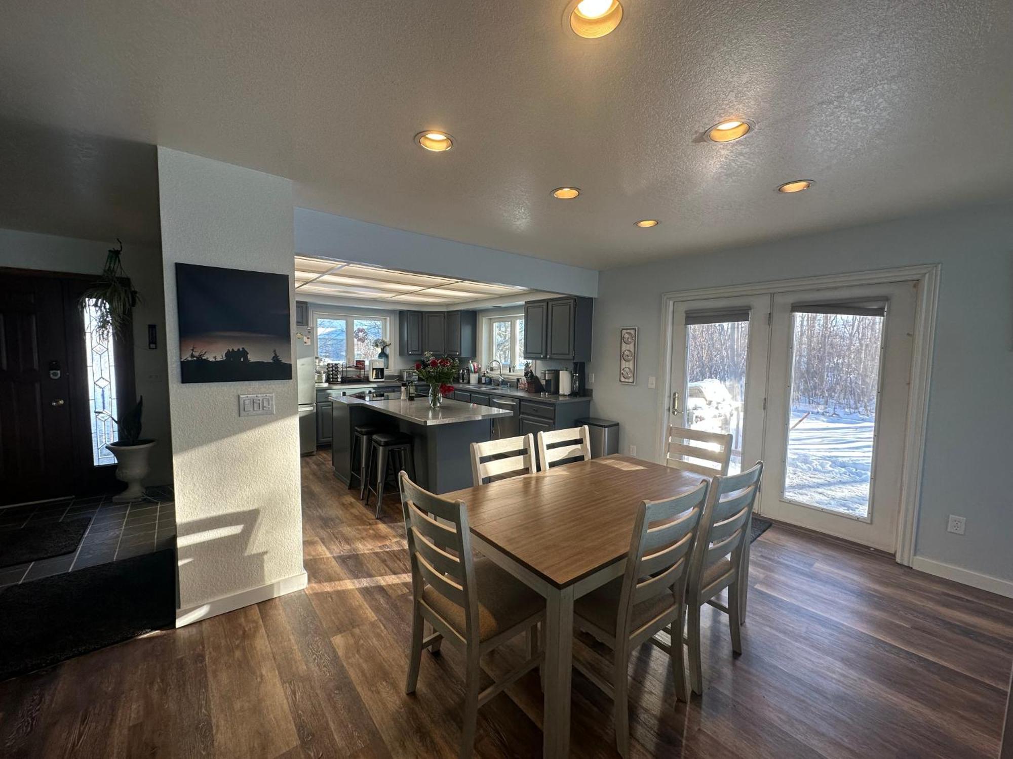 Villa Hidden Lakefront Fairbanks