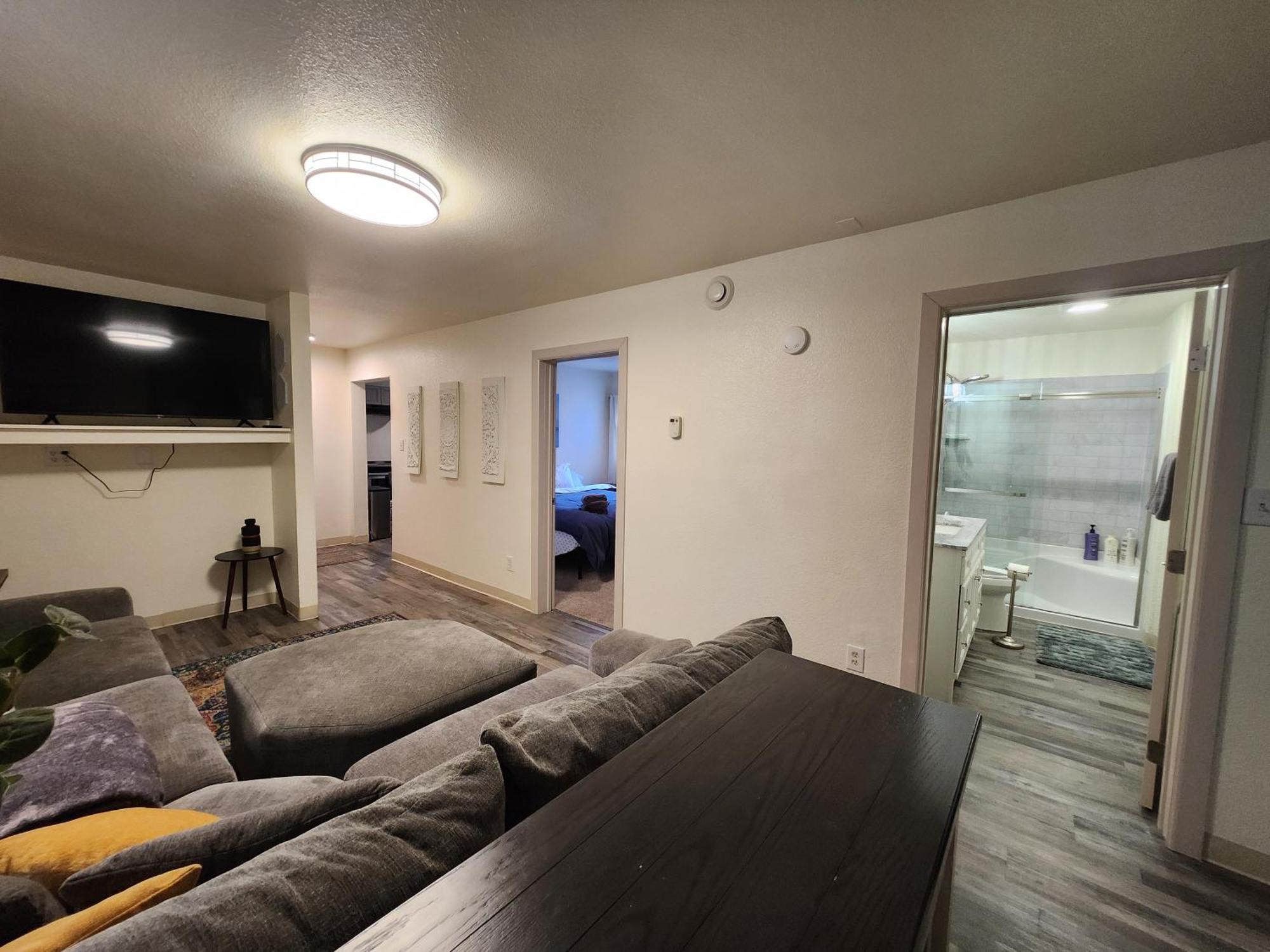 Luxury Bunkhouse Near Downtown *