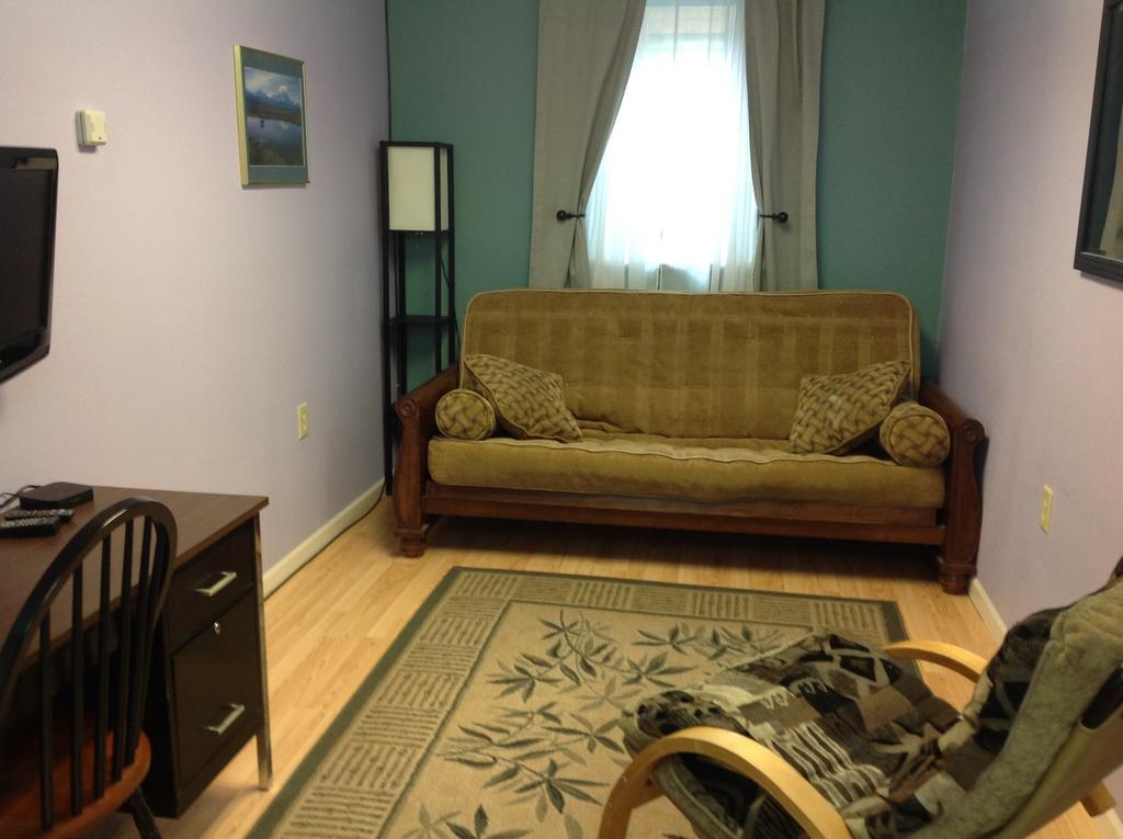 Apartment A Alaskan