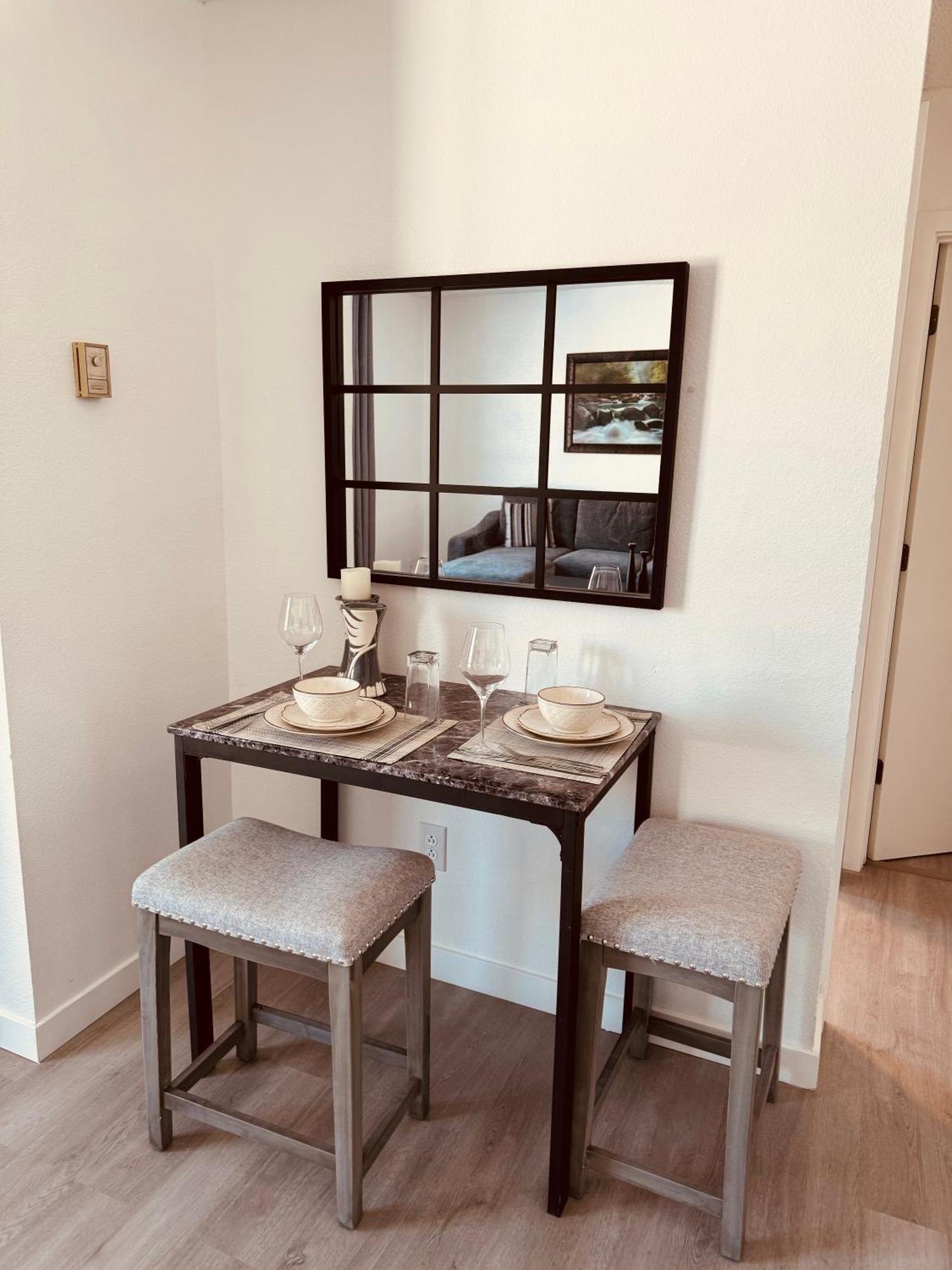 #9 Deluxe Apartment