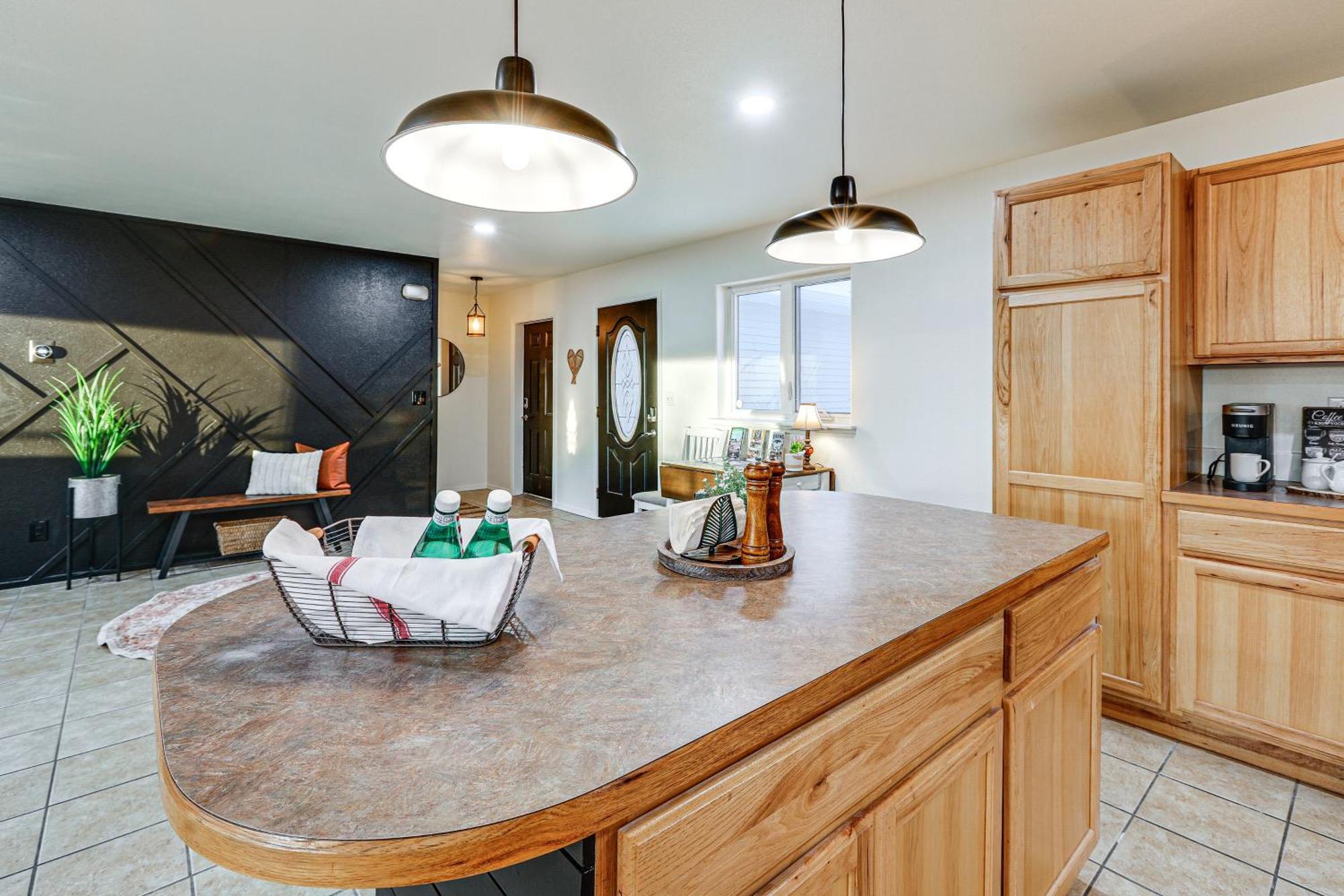 Modern Retreat 11 Mi To Downtown!