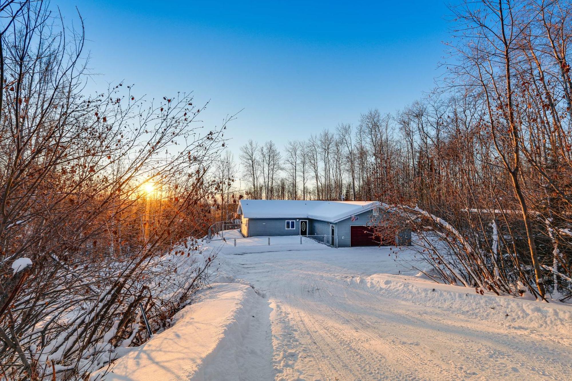 Holiday home Modern Retreat 11 Mi To Downtown! *