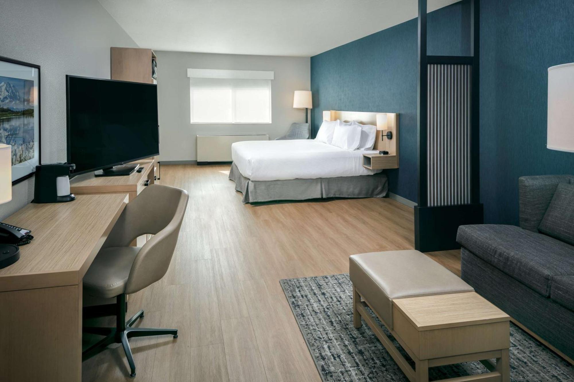 Hyatt Place Hotel 3*