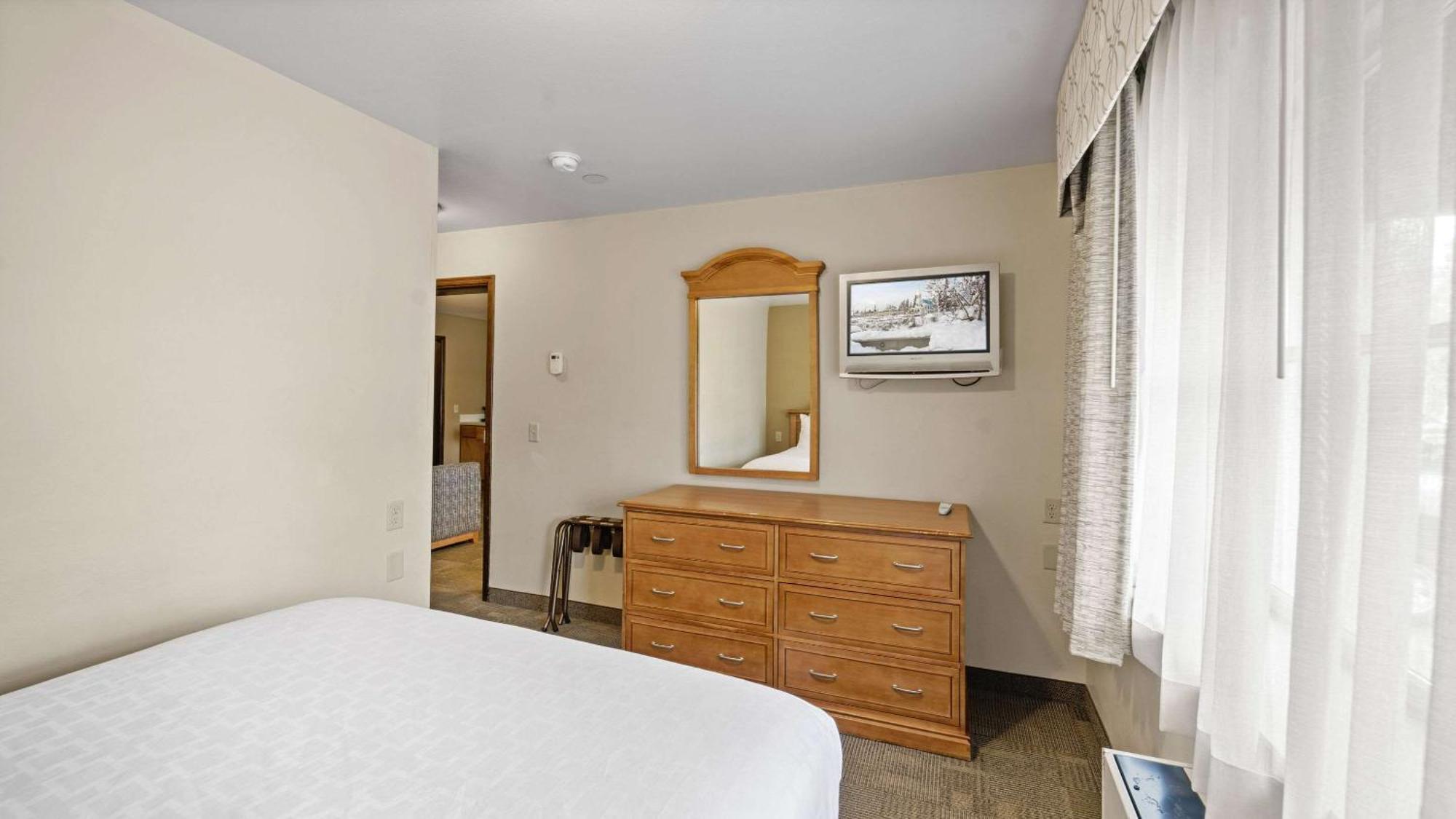Hotel Clarion & Near Ft Wainwright 3*