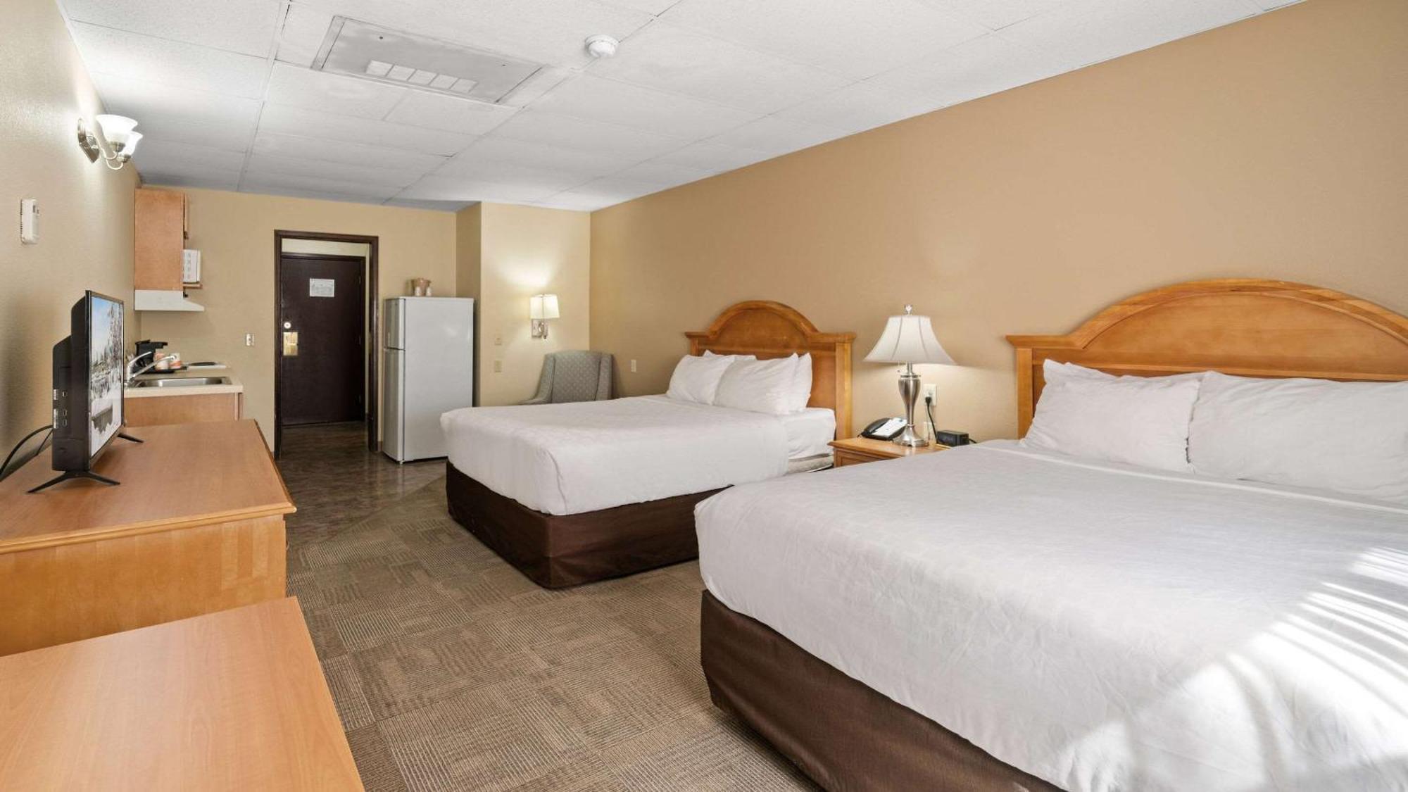 Hotel Clarion & Near Ft Wainwright 3*