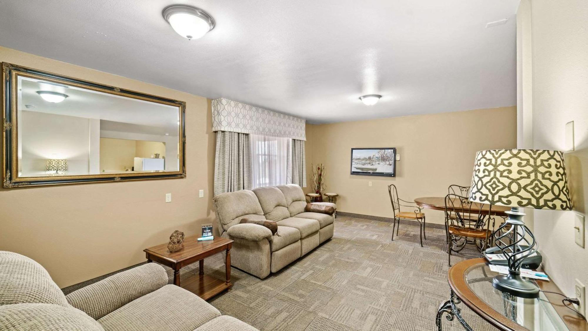 Clarion & Near Ft Wainwright 3* Fairbanks