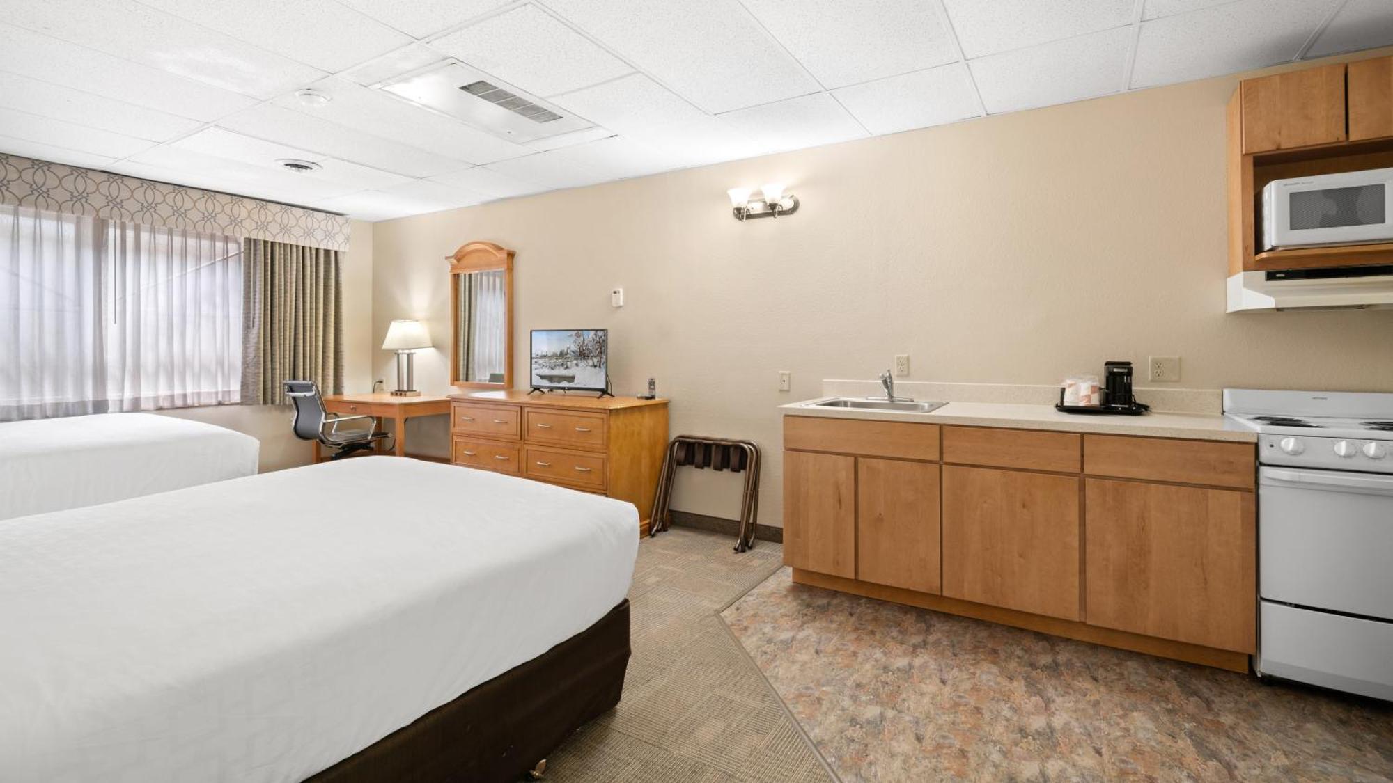 Hotel Clarion & Near Ft Wainwright Fairbanks