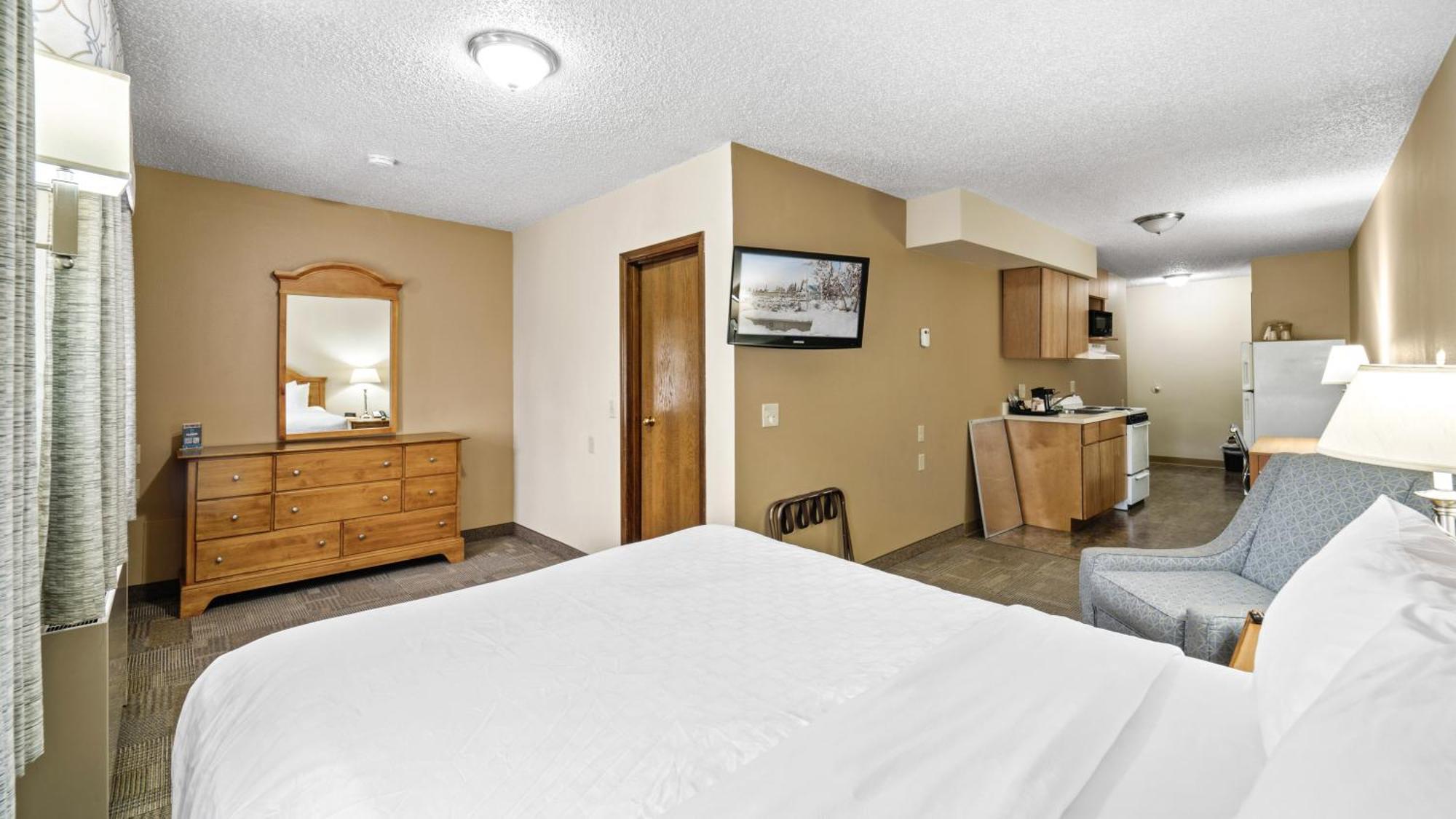 Hotel Clarion & Near Ft Wainwright