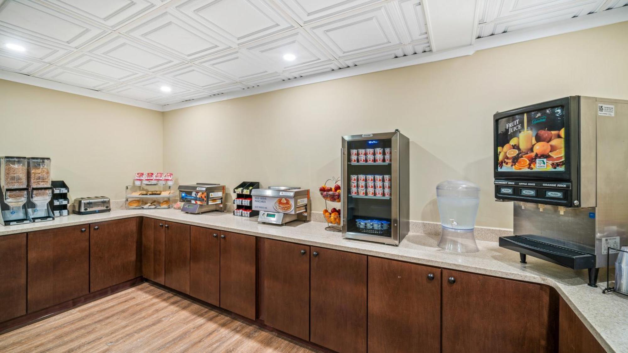Clarion & Near Ft Wainwright Hotel 3*