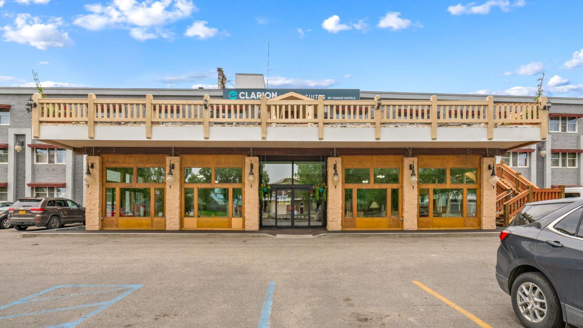 Clarion & Near Ft Wainwright Hotel 3*