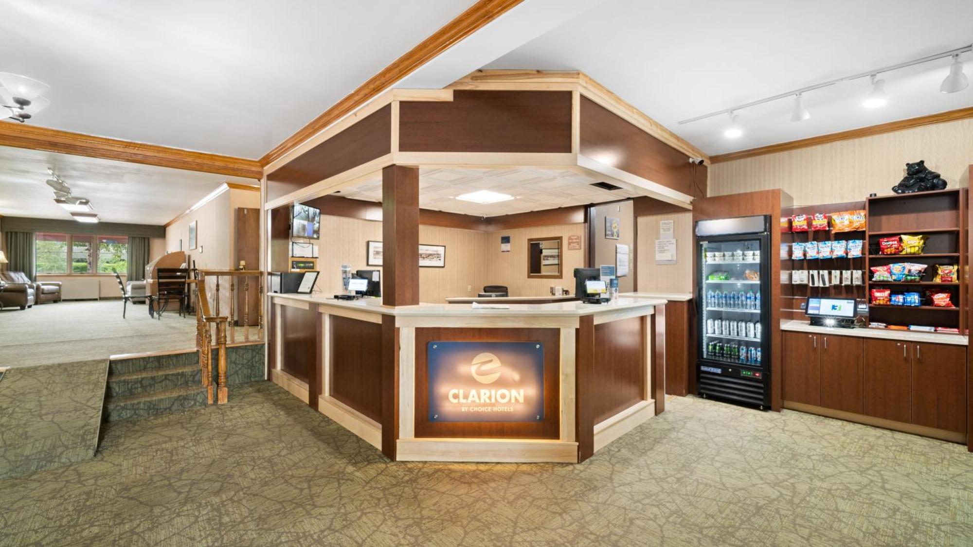 Hotel Clarion & Near Ft Wainwright Fairbanks