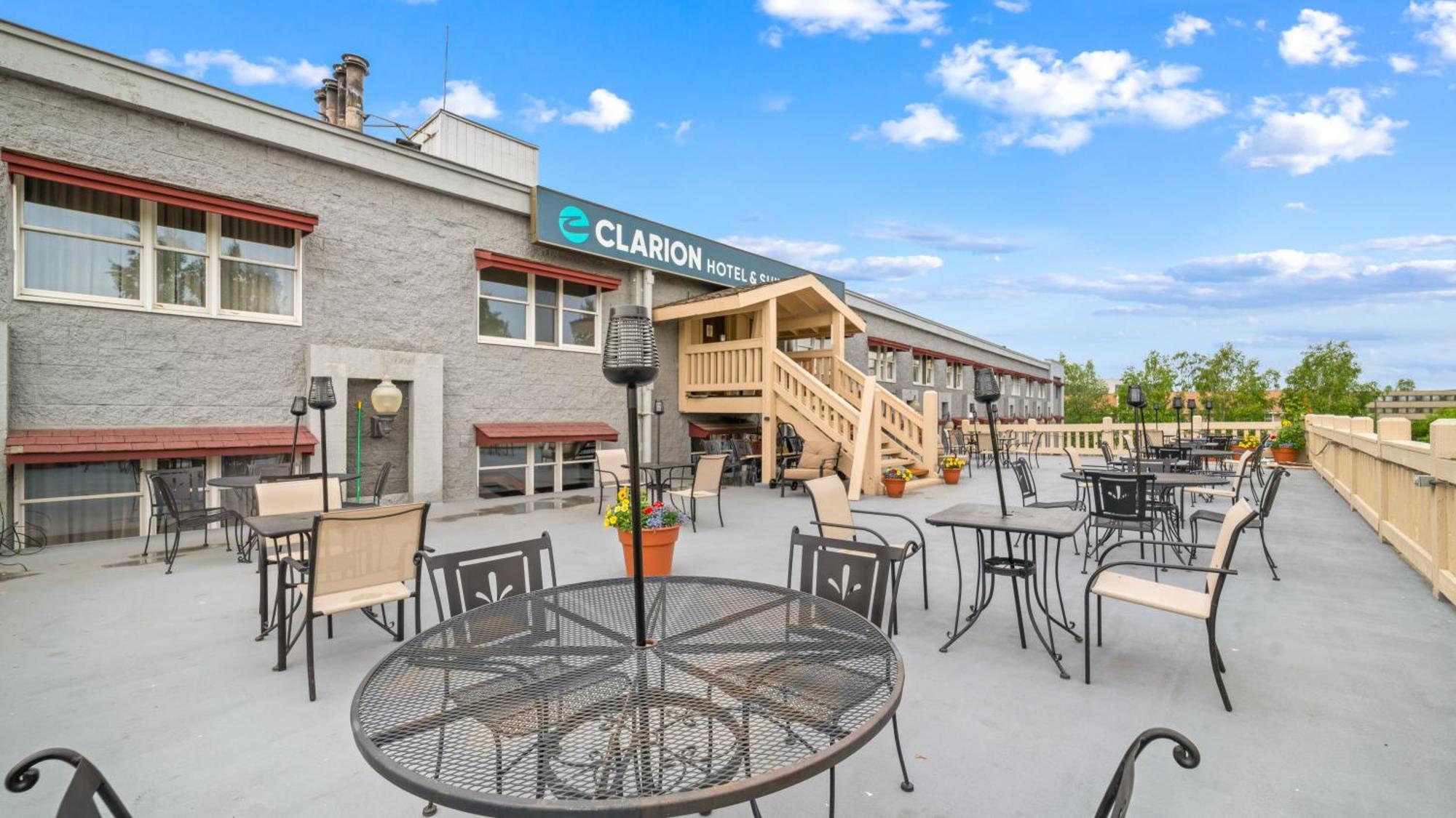 Hotel Clarion & Near Ft Wainwright