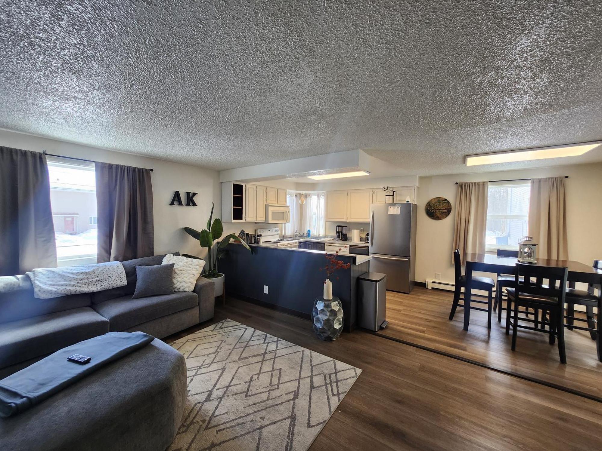Newly Remodeled Relaxing Near Downtown Fairbanks