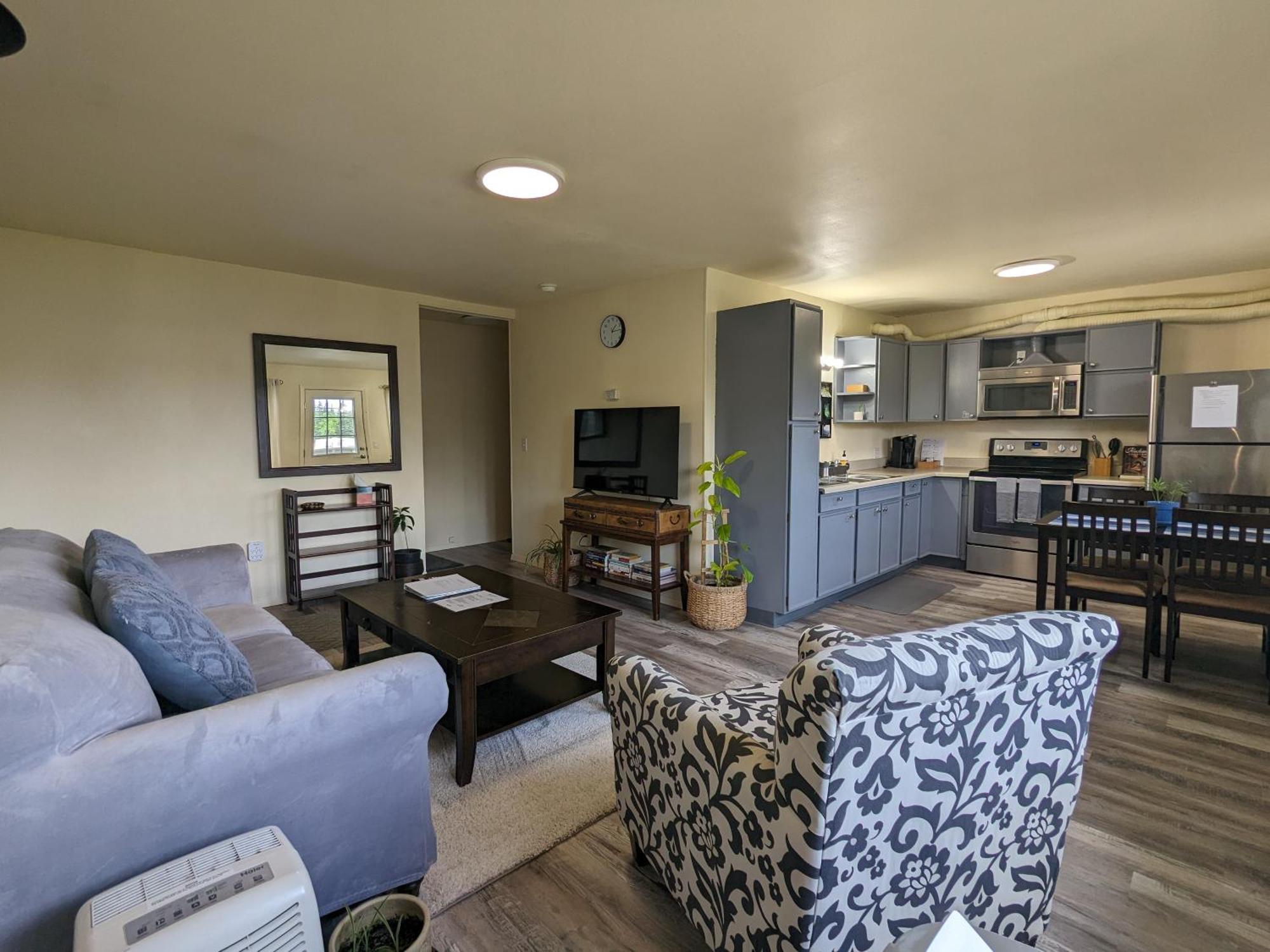 Fireweed Apartment *