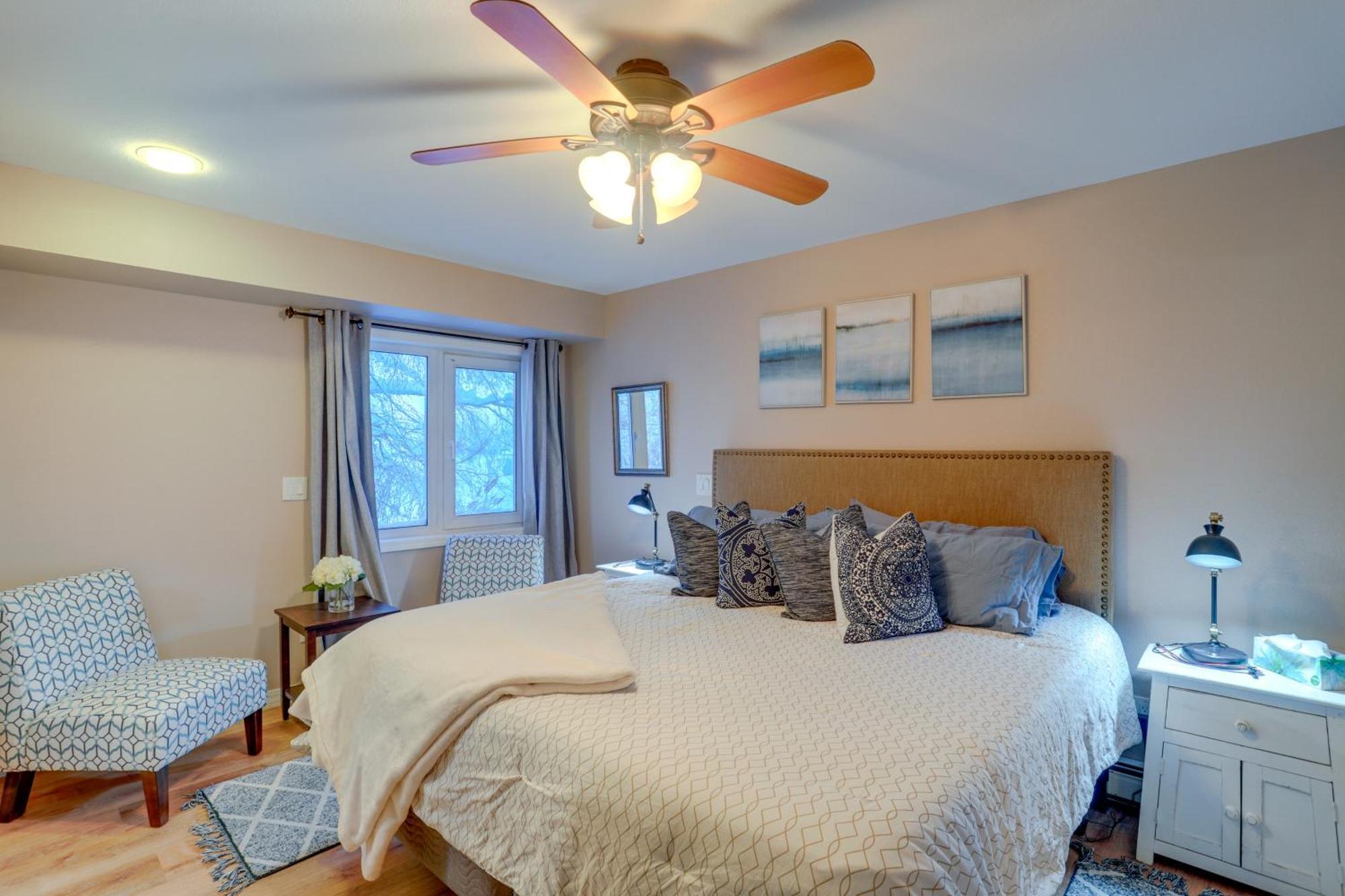 Lakefront With Private Beach! Holiday home Fairbanks
