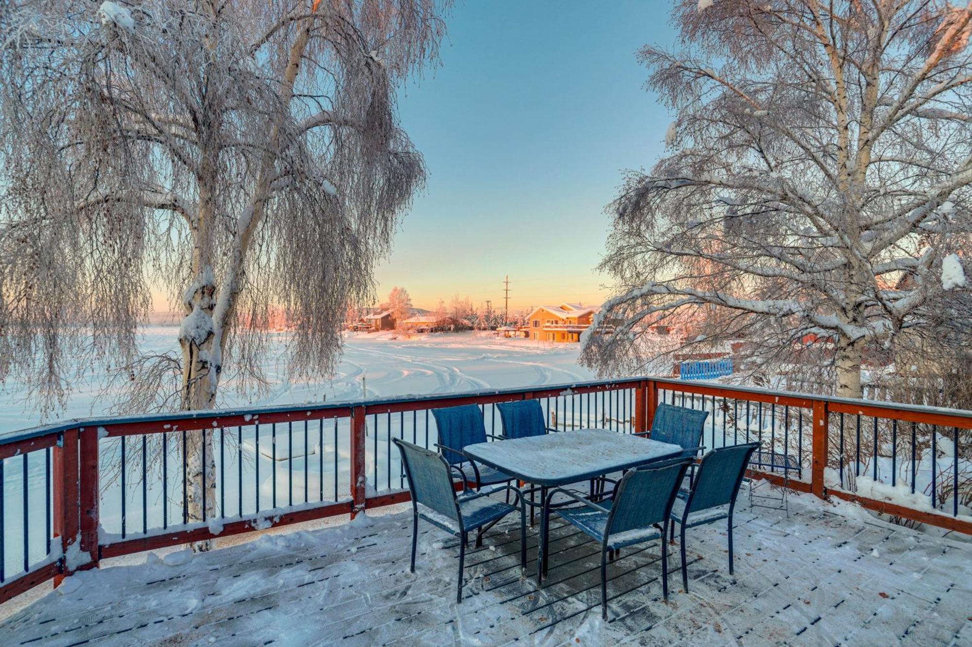 Lakefront With Private Beach! *
