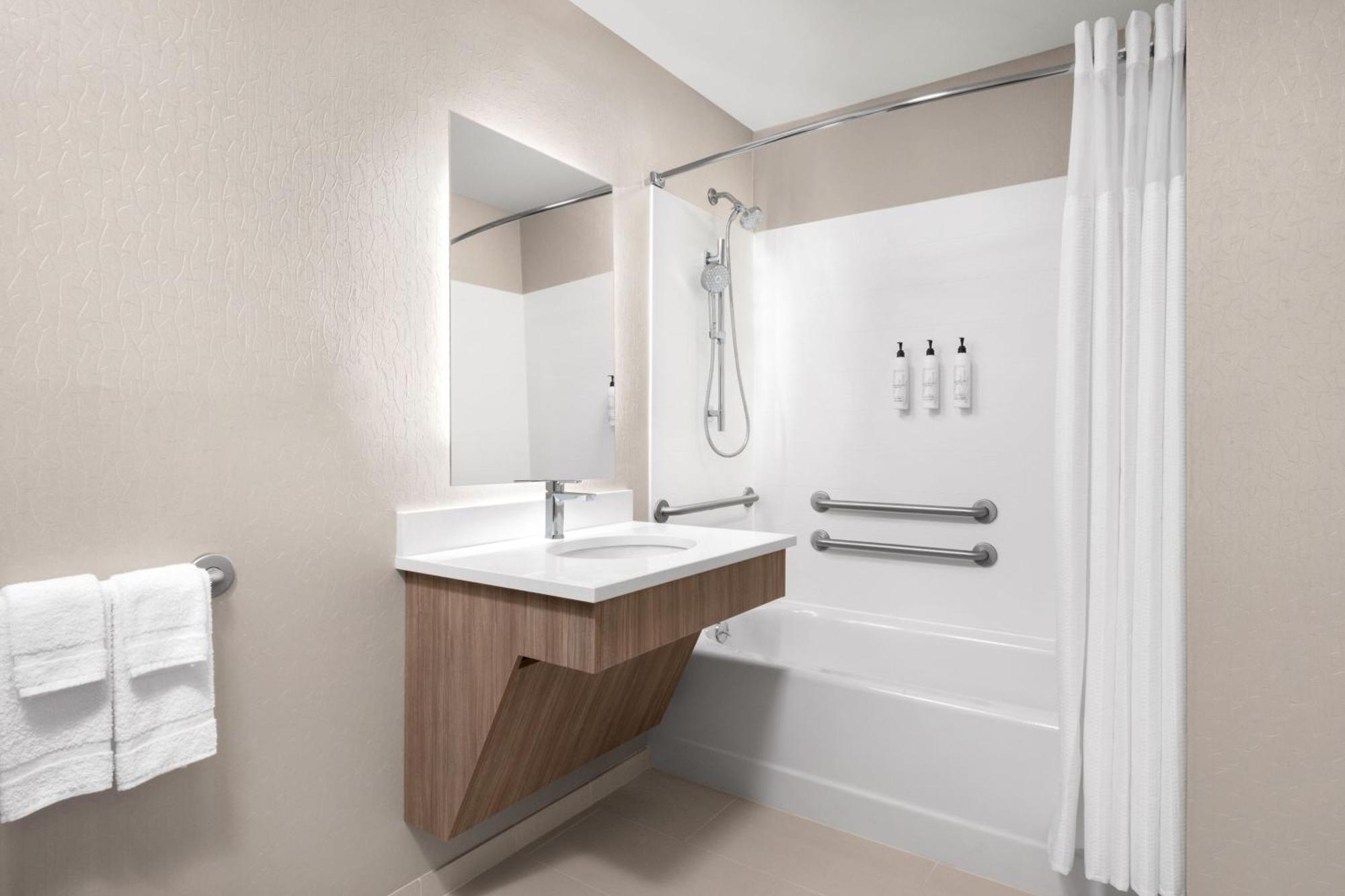 Springhill By Marriott Hotel 3*