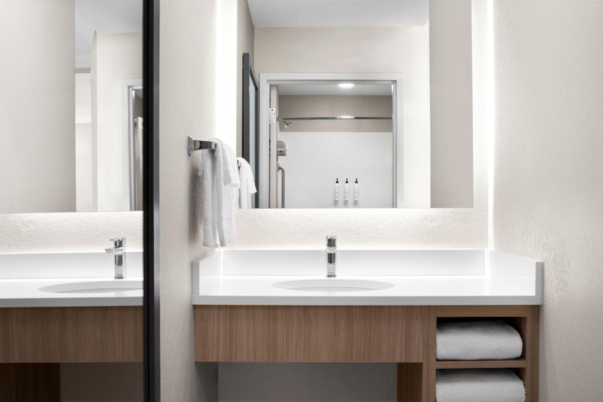 Springhill By Marriott Hotel 3*