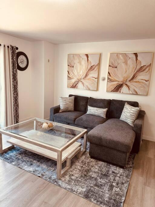 Executive Upper Floor 10 Apartment *
