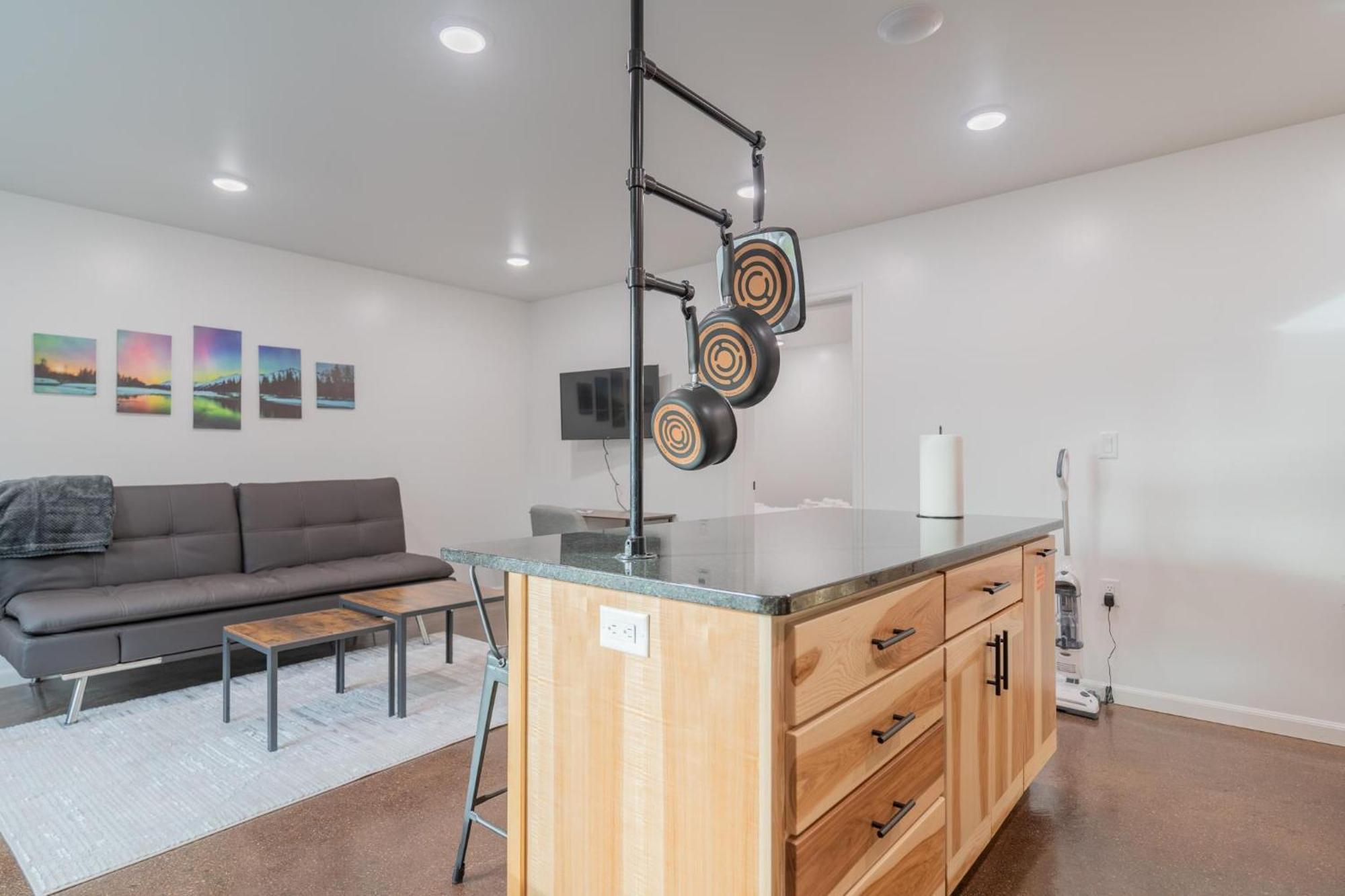 The Pet Friendly Executive Northernwind 1.0