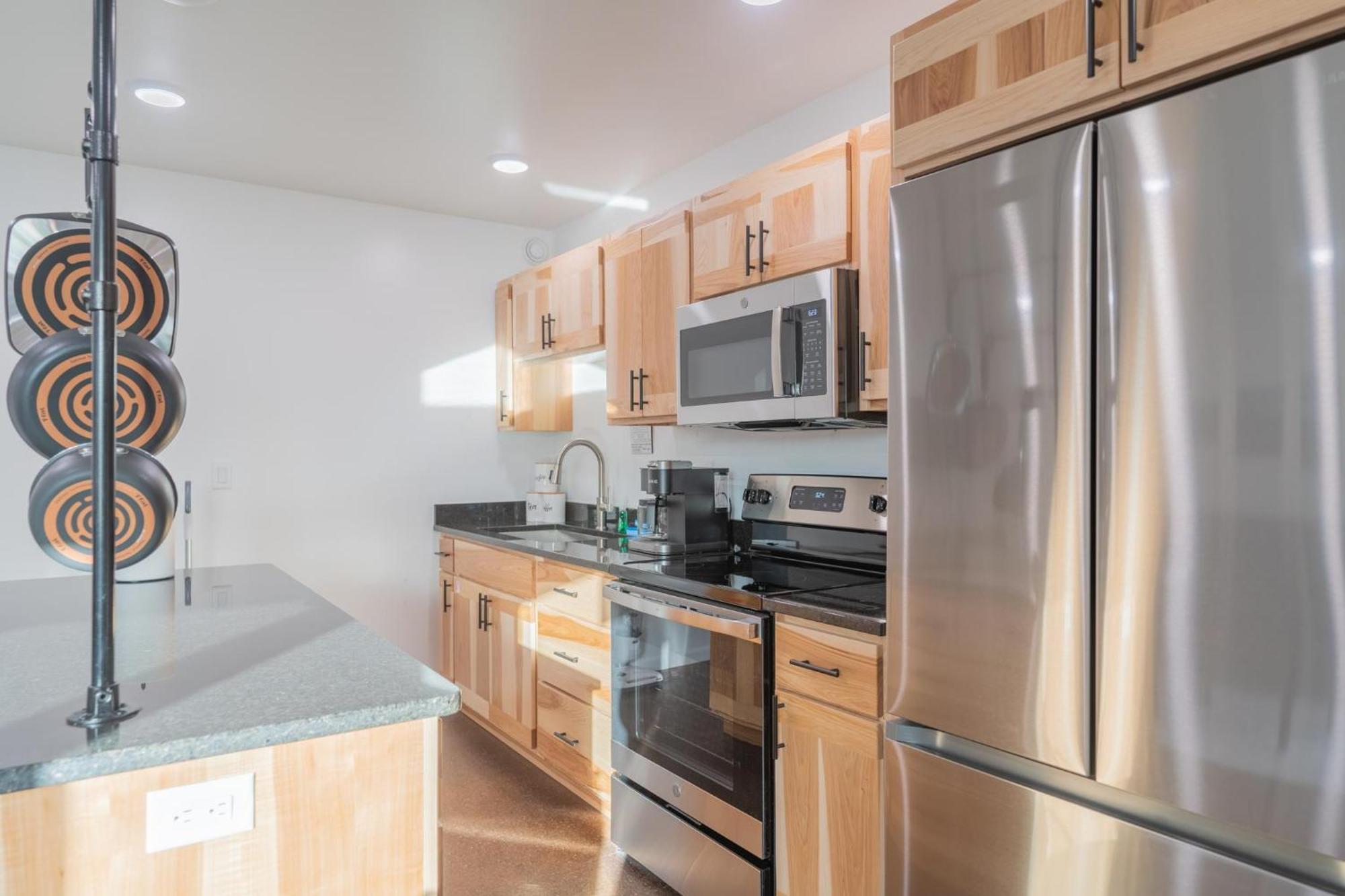 The Pet Friendly Executive Northernwind 1.0 * Fairbanks