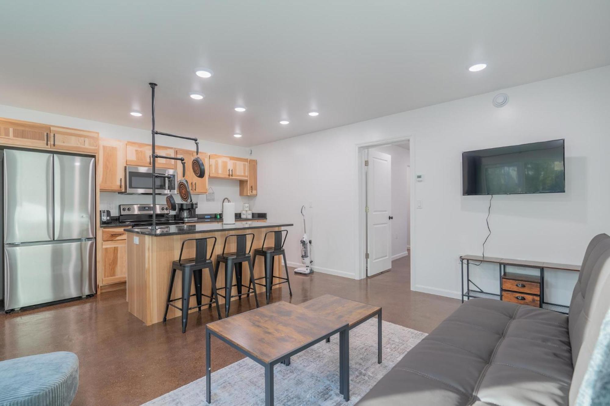 The Executive Southernwind 2.0 Apartment *
